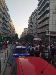 χιλιάδες