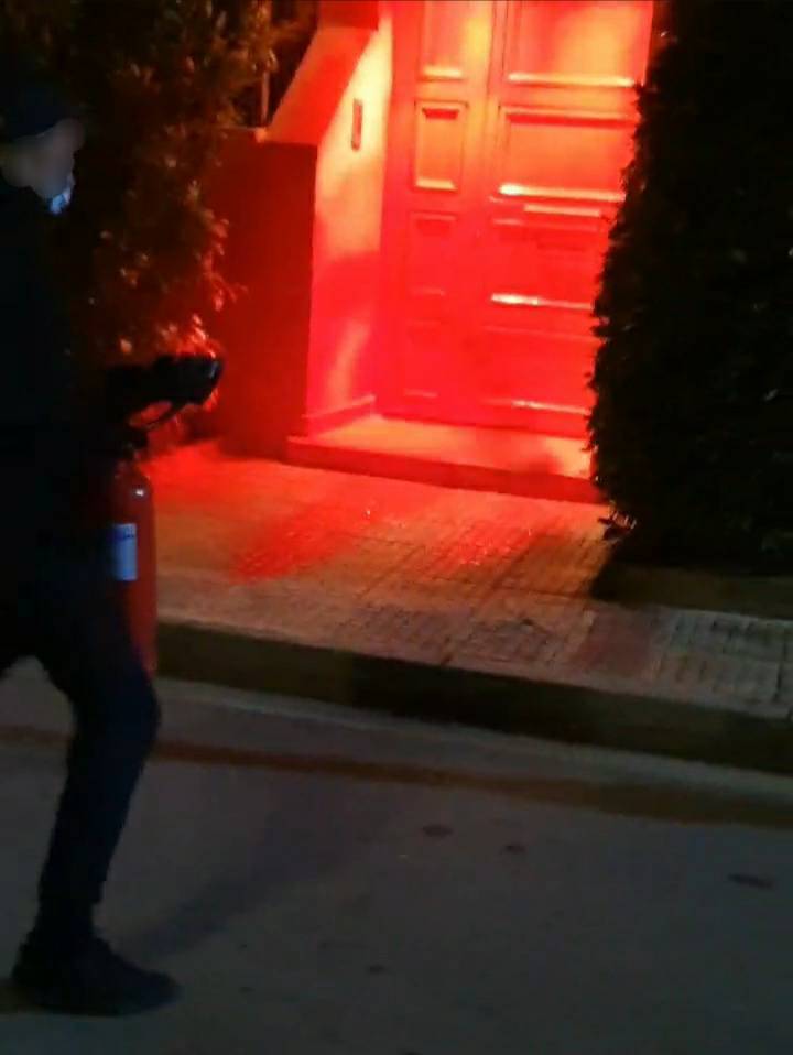 Ρουβίκωνας: Παρέμβαση στο σπίτι του Αλέξανδρου