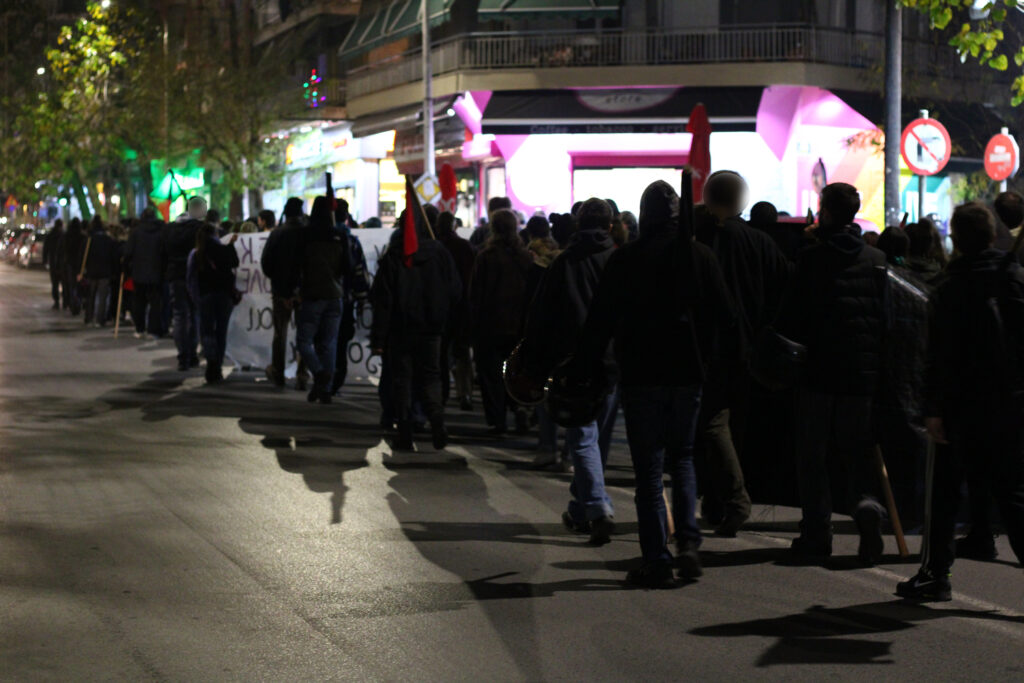 Πορεία γειτονιάς για τη δολοφονία του Κώστα Φραγκούλη στη Θεσσαλονίκη