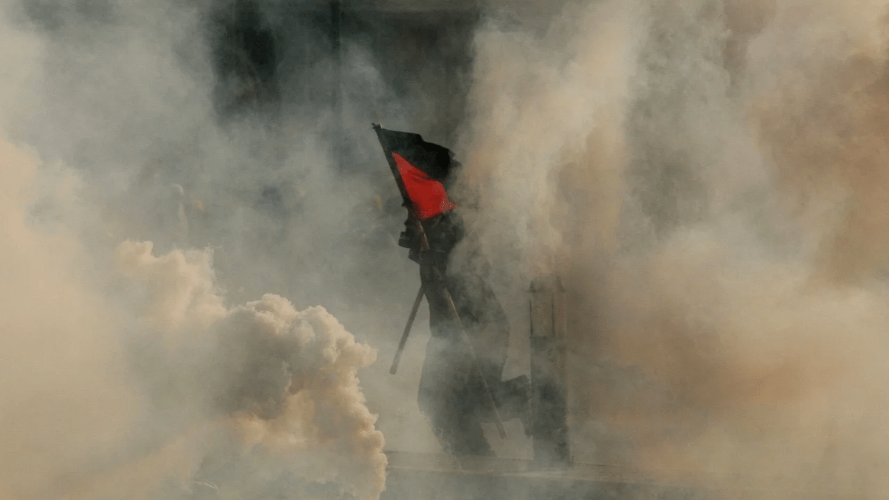 syntagma Η μάχη της 8ης Μάρτη 2007: Η συγκρουσιακή πορεία στο Σύνταγμα που άλλαξε τον τρόπο αντίστασης στο δρόμο (Βίντεο)