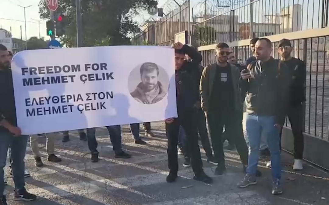 Κίνδυνος άμεσης απέλασης για τον απεργό πείνας Mehmet Celik