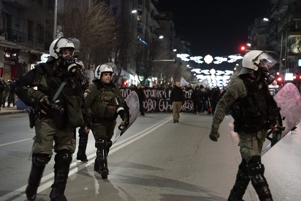 Η αστυνομία προσπάθησε να στήσει σκηνικό επεισοδίων στην αντικατασταλτική πορεία της 17ης Δεκέμβρη στη Θεσσαλονίκη [VIDEO & φωτορεπορτάζ]