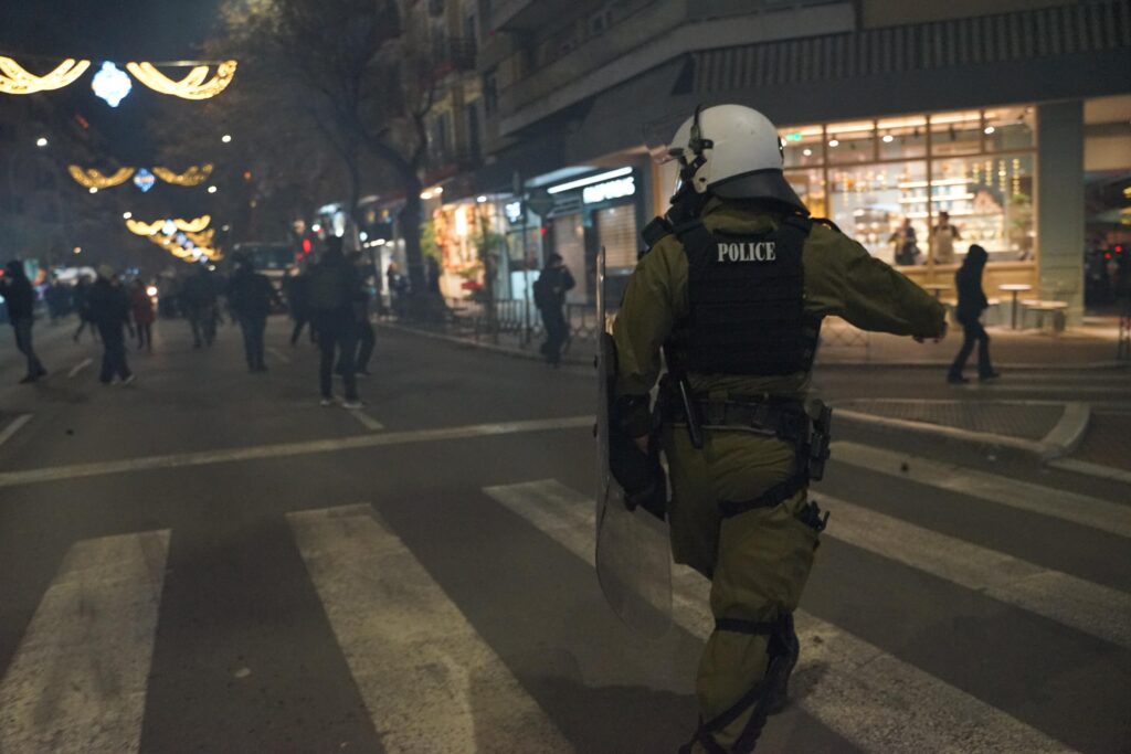 Αναίτια επίθεση των ΜΑΤ και 110 συλλήψεις στην επέτειο της 6ης Δεκέμβρη στη Θεσσαλονίκη [VIDEO & φωτορεπορτάζ]