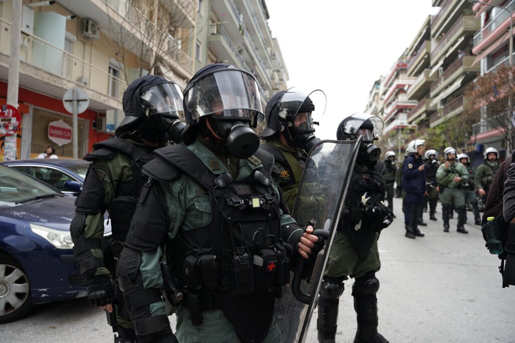 Εκατοντάδες χιλιάδες άνθρωποι στους δρόμους για το κρατικό έγκλημα των Τεμπών [VIDEO & φωτορεπορτάζ]