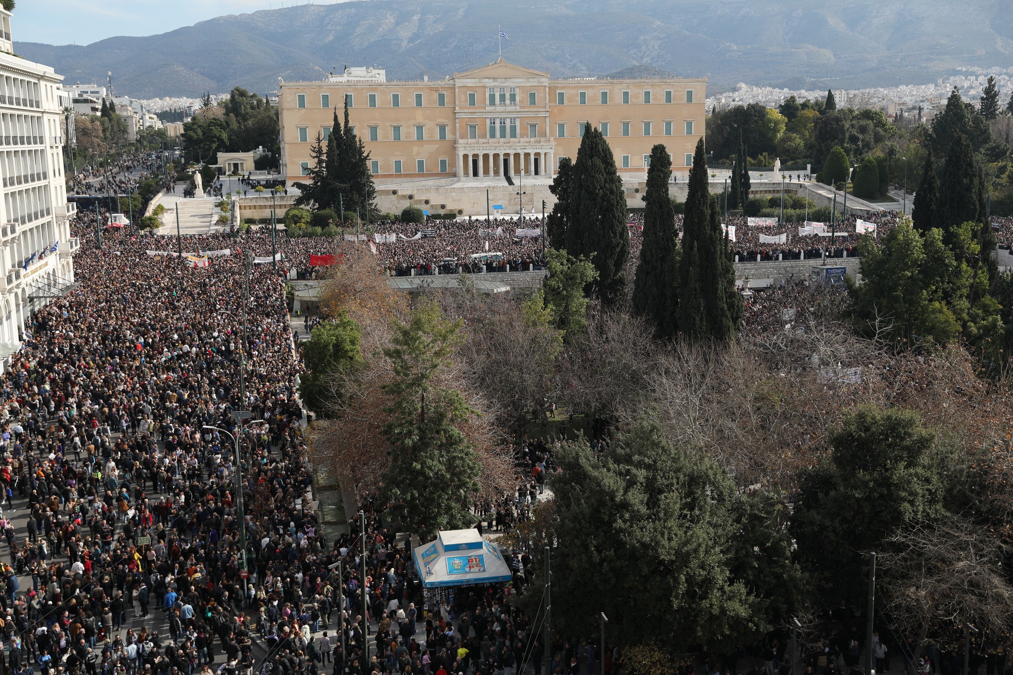 tempi_syntagma Η οργάνωση της επόμενης μέρας: τα Τέμπη και η καταιγίδα που έρχεται