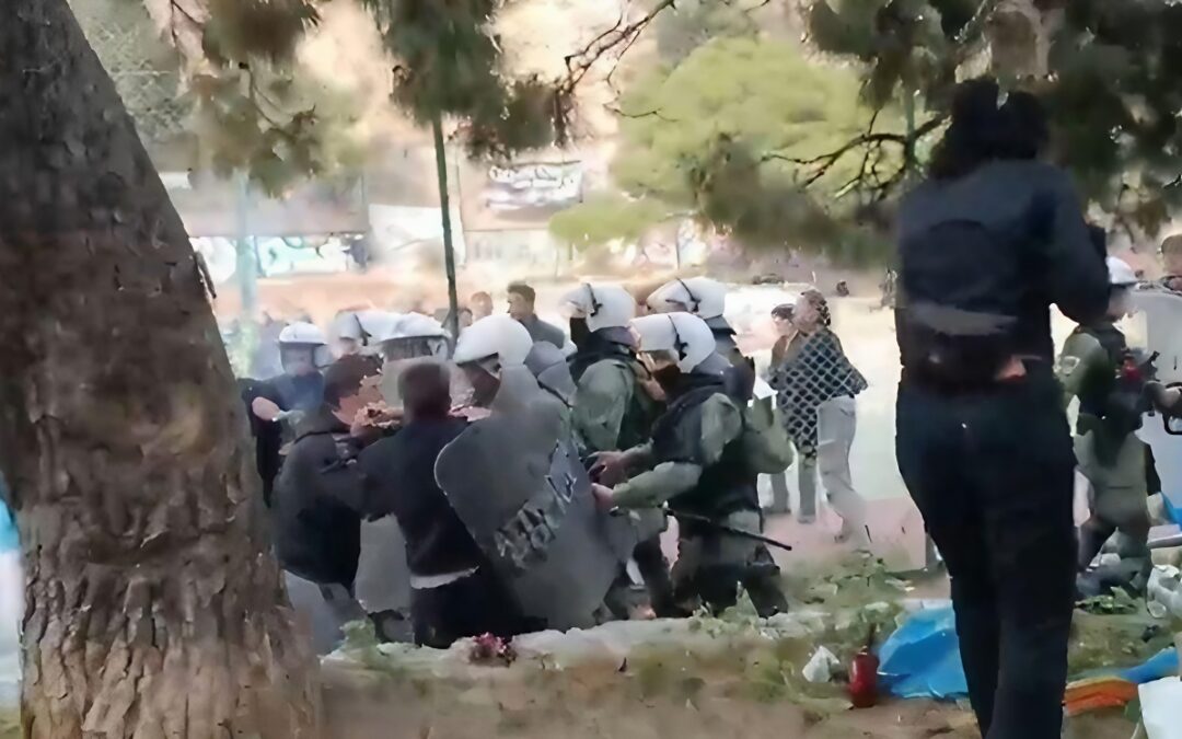 Χημικά και κρότου λάμψης από τα ΜΑΤ σε εκδήλωση με παιδιά – Τι συνέβη στον Λόφο του Στρέφη (Βίντεο)