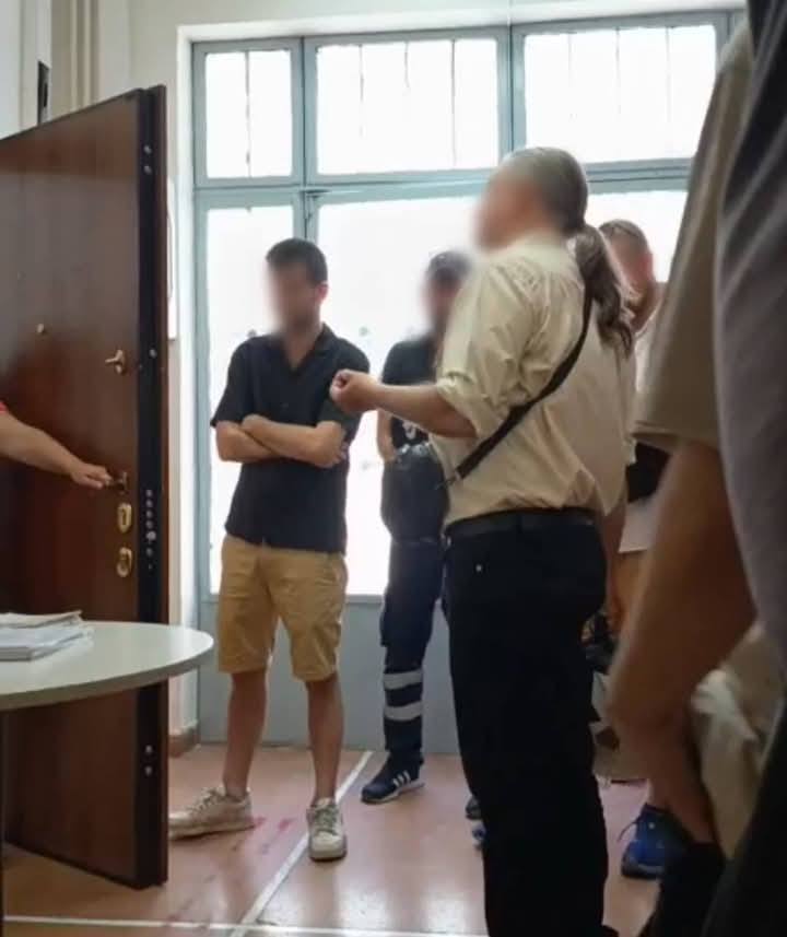 vres1 Παρέμβαση στη ΔΥΠΑ Καλλιθέας για την υπόθεση της απολυμένης εγκύου στη "VRESNET" από τον Εργατικό Τομέα Ρουβίκωνα.