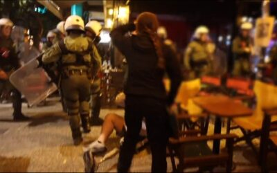Κρεσέντο βίας στα Εξάρχεια: Κύκλωσαν τις Μεσολογγίου και Κωλέττη σπάζοντας μαγαζιά και χτυπώντας κόσμο (Βίντεο)