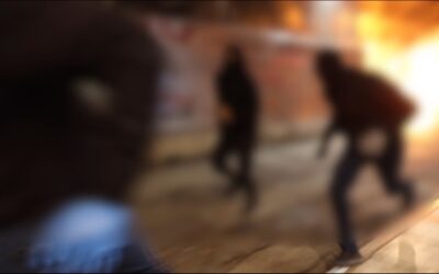 «Για τον Αλέξη, για τα Εξάρχεια»: Ταυτόχρονες και αλλεπάλληλες επιθέσεις σε όλες τις διμοιρίες των ΜΑΤ γύρω από την πλατεία Εξαρχείων [Video]