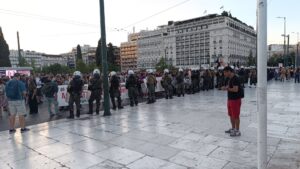 Μαζικές συγκεντρώσεις και πορείες για τα Κατειλημμένα Προσφυγικά και τους απεργούς πείνας