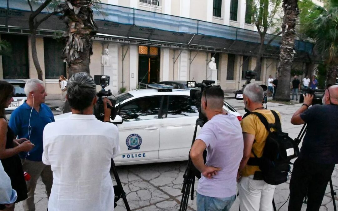Αἰδώς Ἀργεῖοι: Quis custodies custodiet? (Ποιος φυλάσσει τους φύλακες;)